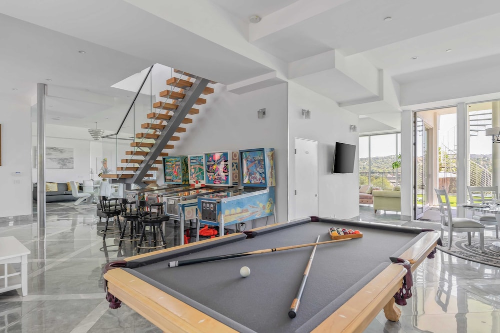 Luxe LA Escape w/ Pool, Views & Game Room Alta Vista Estate by Avantstay