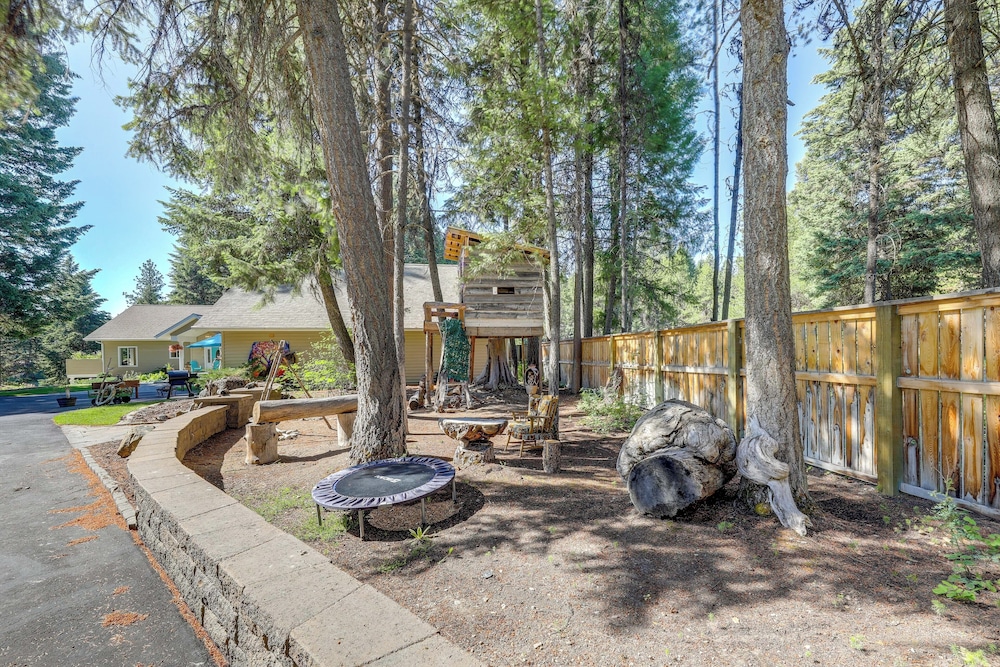 Walk to Happy's Inn & Lake Access: Libby Apartment