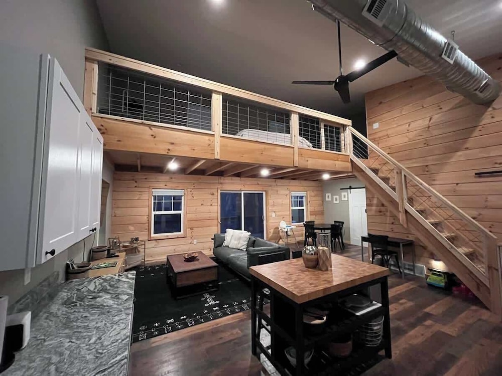 The Treetop Retreat Family Getaway in Scenic Hocking Hills