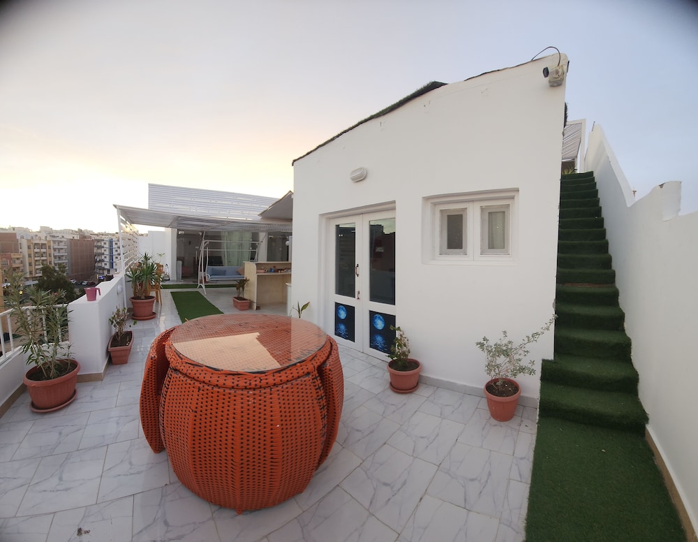 White Roof - Hurghada