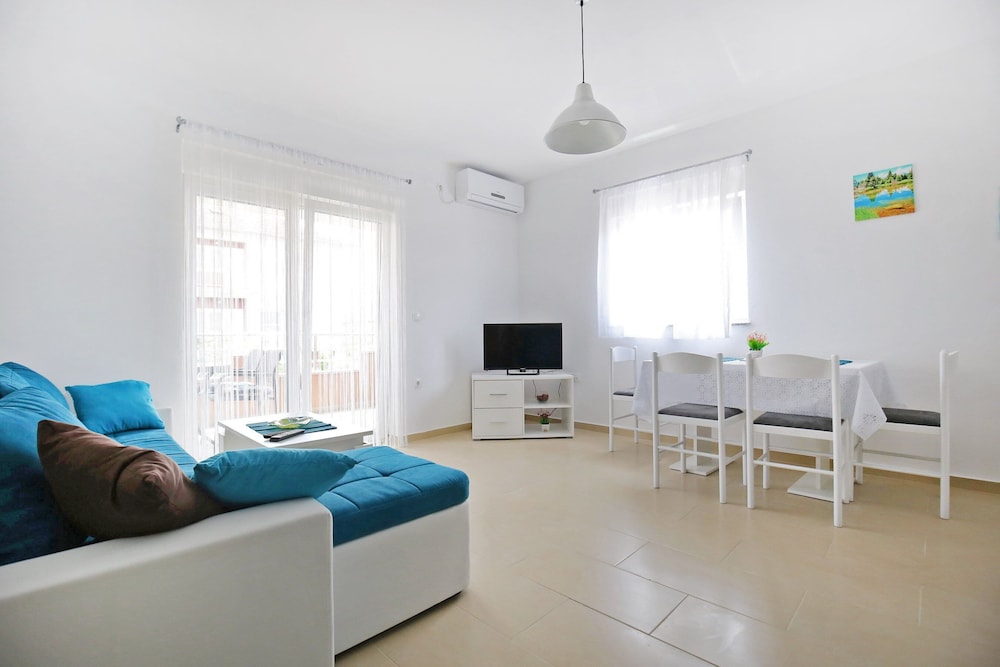 Apartments Kapetan