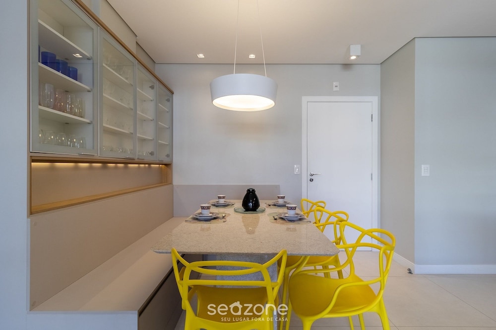 Apart Near the Beach in Cond. w/ Pool Adc0205