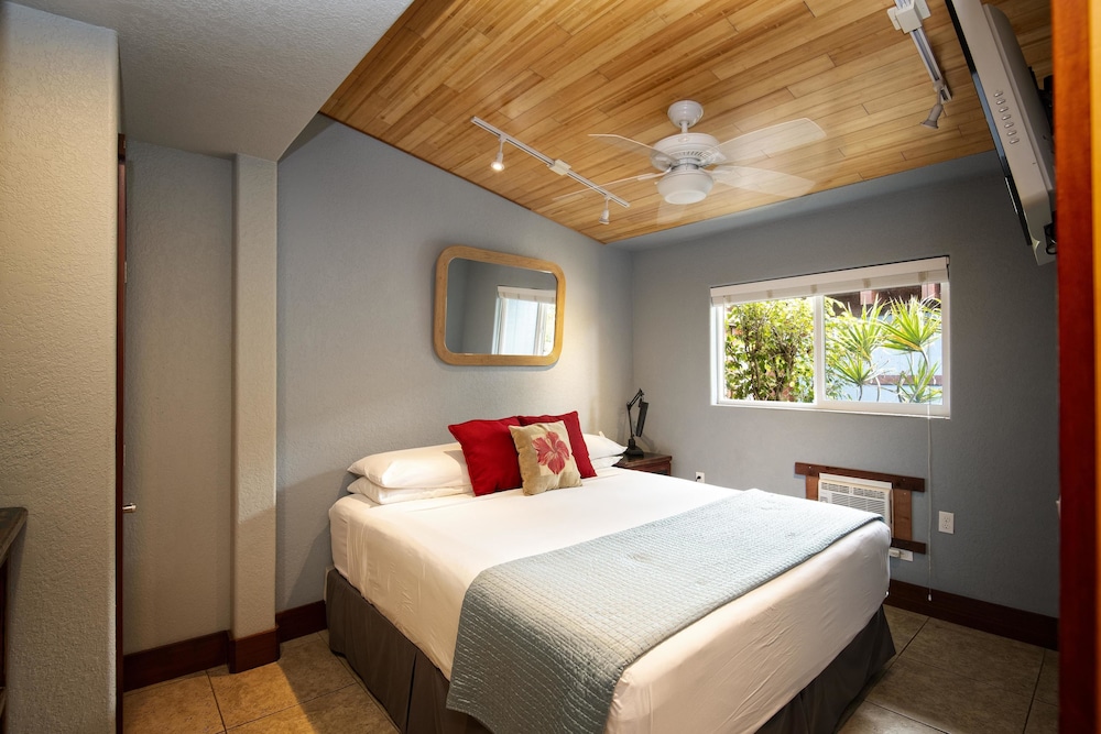 Tiki Moon Villas
