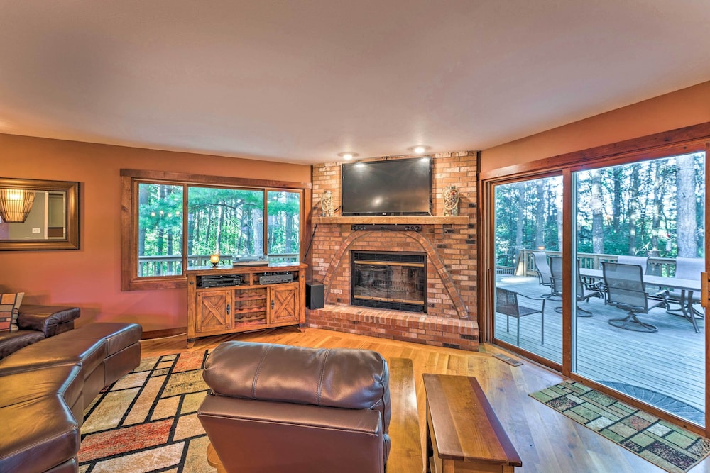 Lake Geneva Vacations - Lake Geneva Getaway w/ Fire Pit: Near Golf - Property Image 19