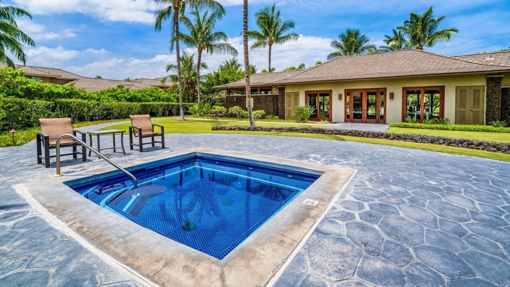 Peaceful Mauna Lani Getaway - Pool, Golf & Private Beach Access - Vrkcv