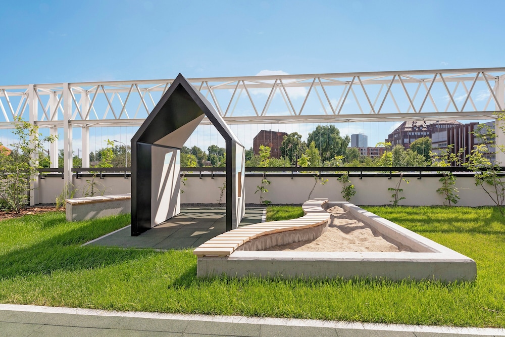 Doki Living & Foodhall by Downtown Apartments