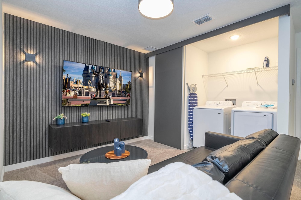 8761 ZD - 3 BD The Hub Paradise Cozy Place