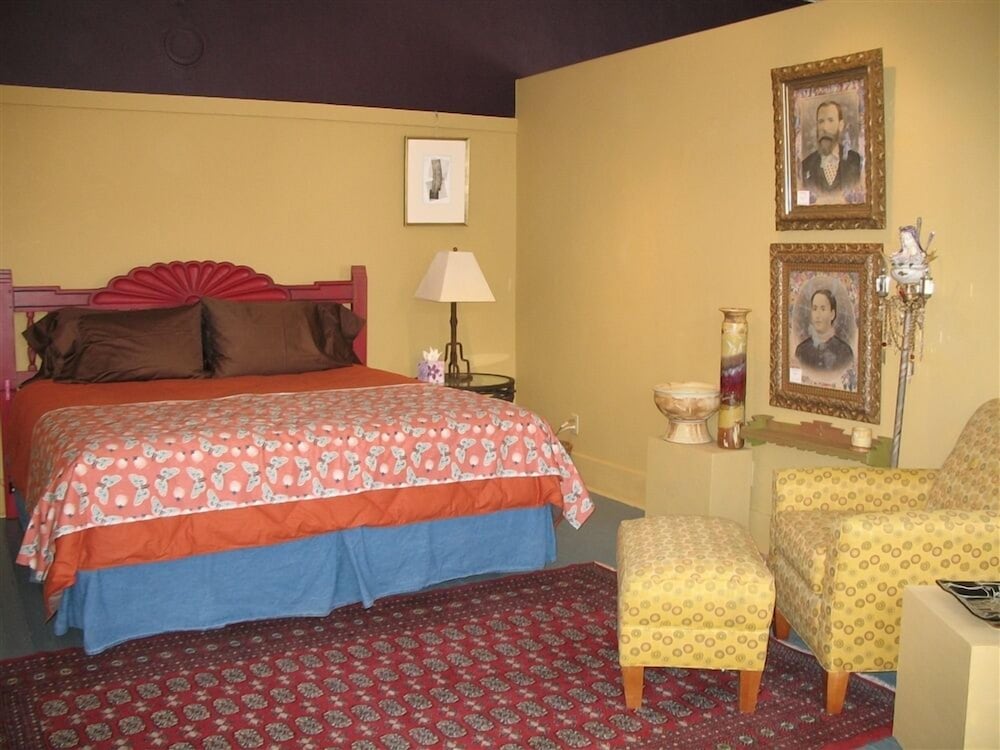 Bear Mountain Lodge