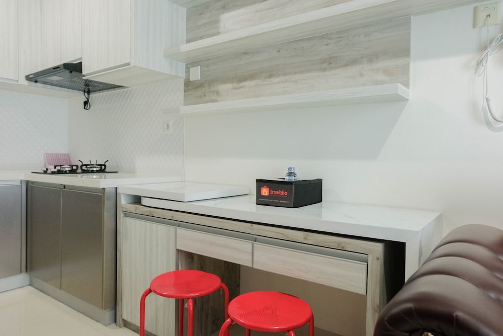 Modern Look 1BR at Brooklyn Alam Sutera Apartment view 4