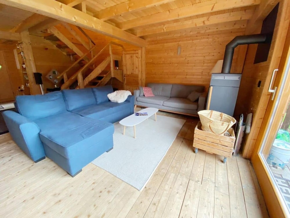 Chalet in Rossiniere Near Glacier & Lake