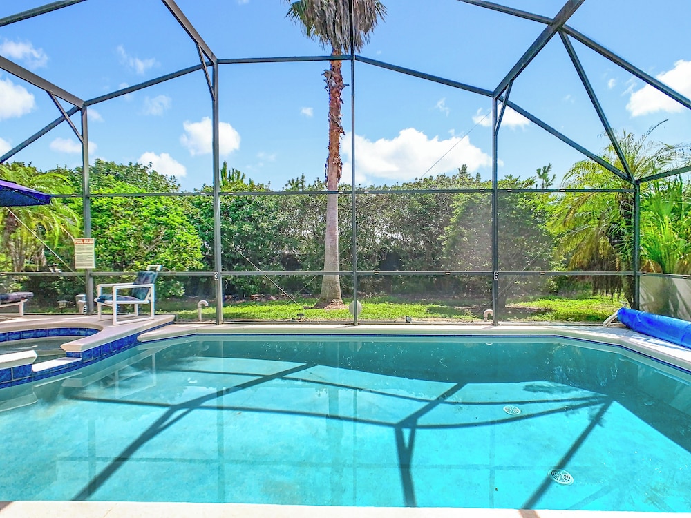 Siesta Pool Vacation Villa