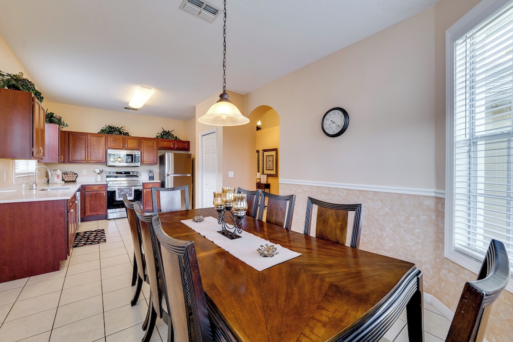 Lake Access & Lanai: Haines City Family Home!