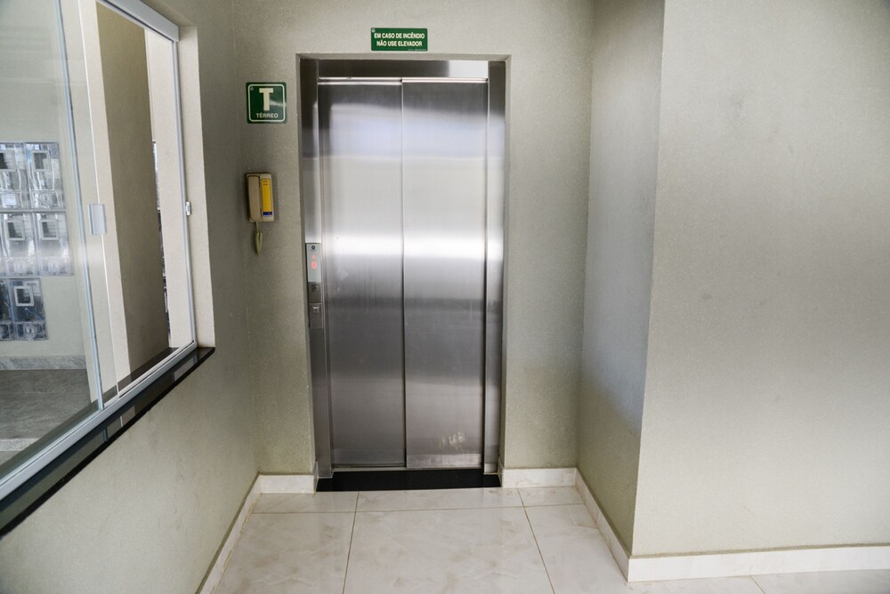 Apto c rea Gourmet a 300m da Praia das Toninhas