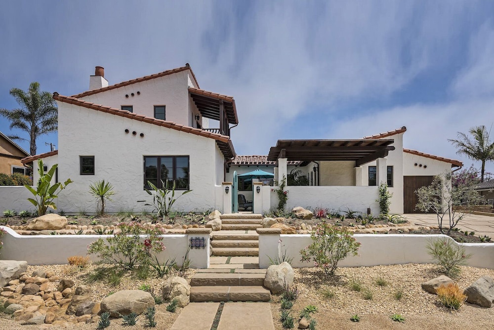 Casa de Lujo - Spanish Seaside Retreat