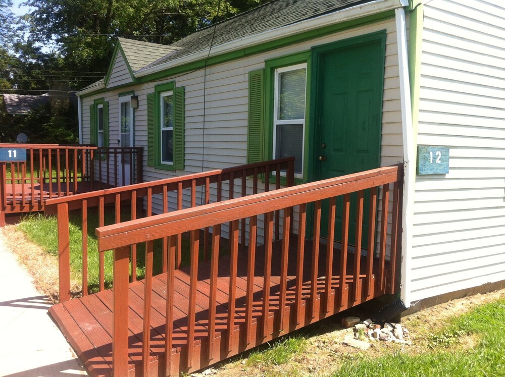 Green Crest Motel
