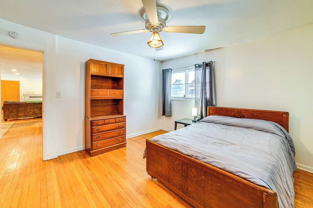 4 Mi to Dtwn: Pet-friendly Home in Utica