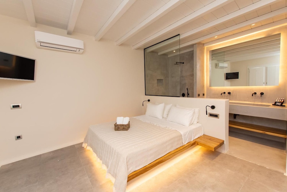 Aelia Mykonos