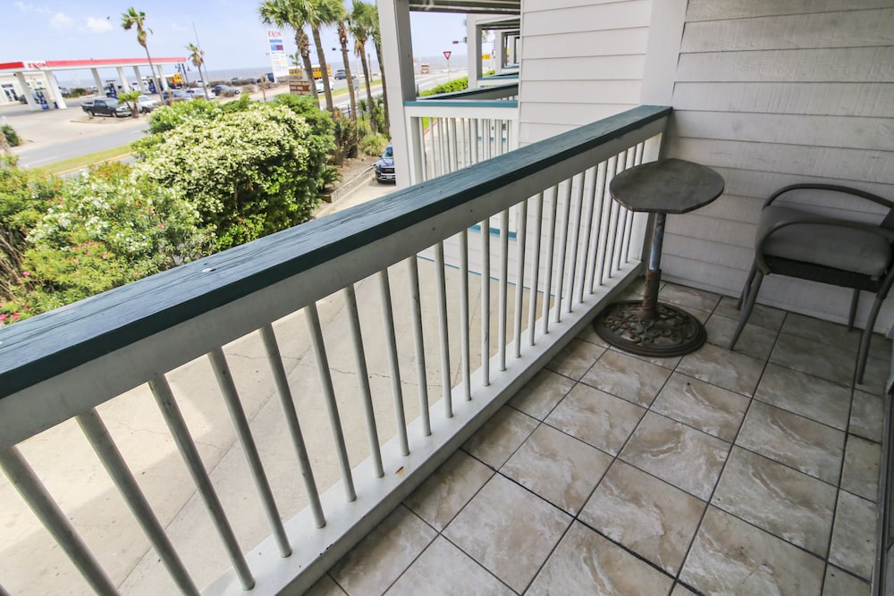 Casa Del Mar Beach Suites by AB Sea Resorts