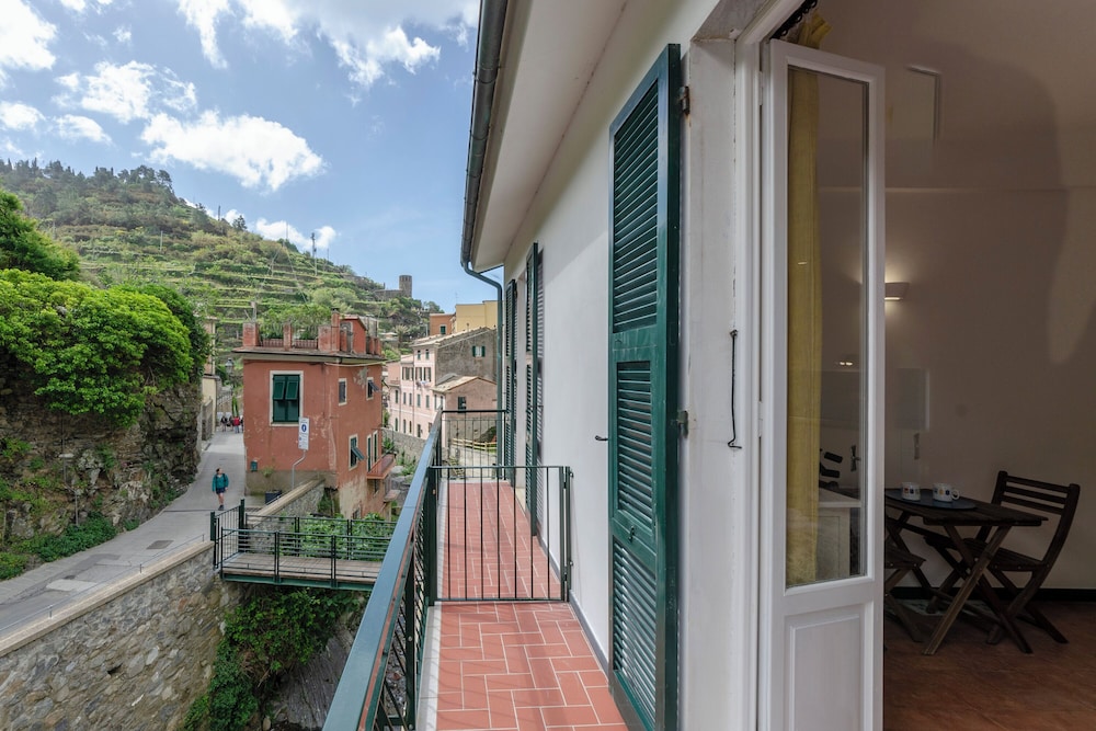 Vernazza Apartments