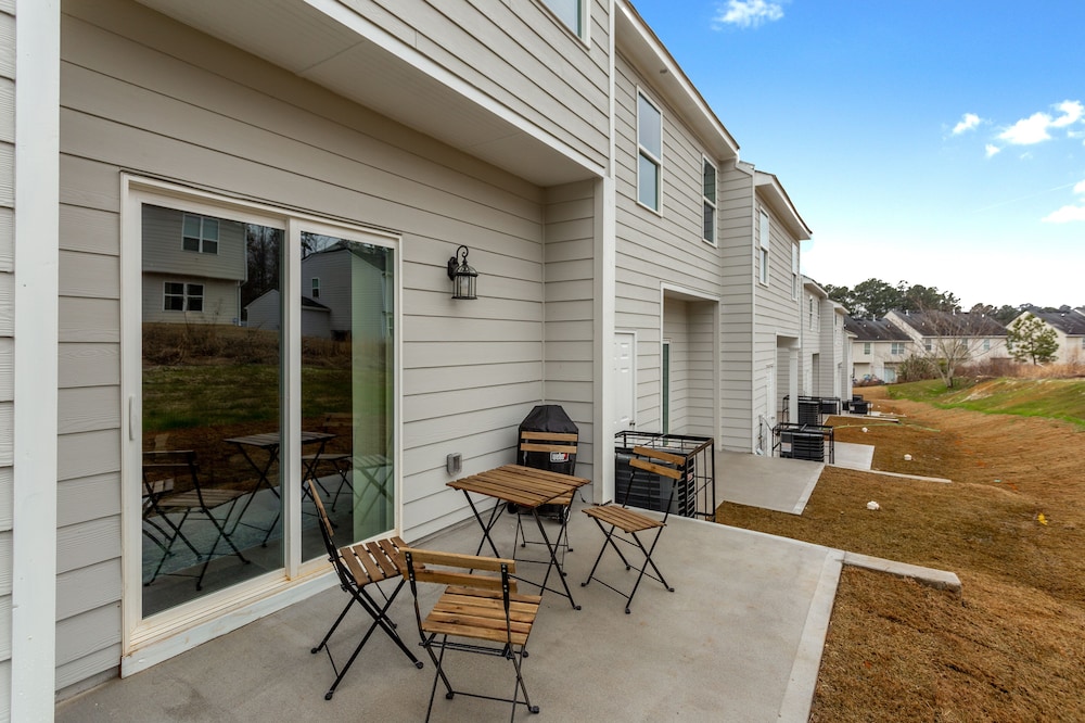 Beautiful New Construction Near Airport view 2