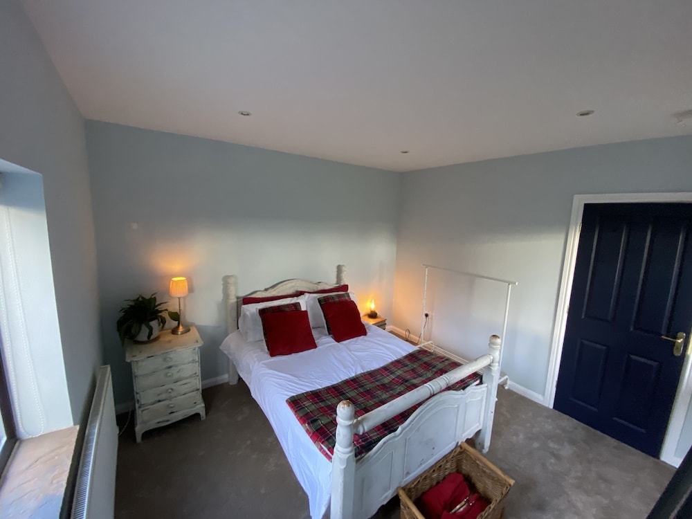 Cosy Stable Conversion Between Sheffield & Leeds view 5