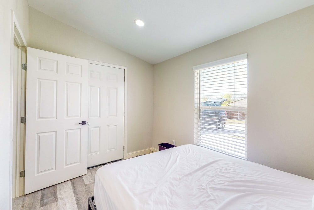 Lake Tawakoni Thrills - Cozy Home!