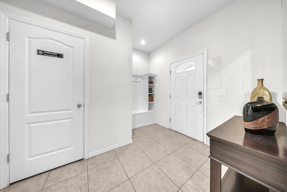 2027 MD - Windsor Westside Tranquil Haven