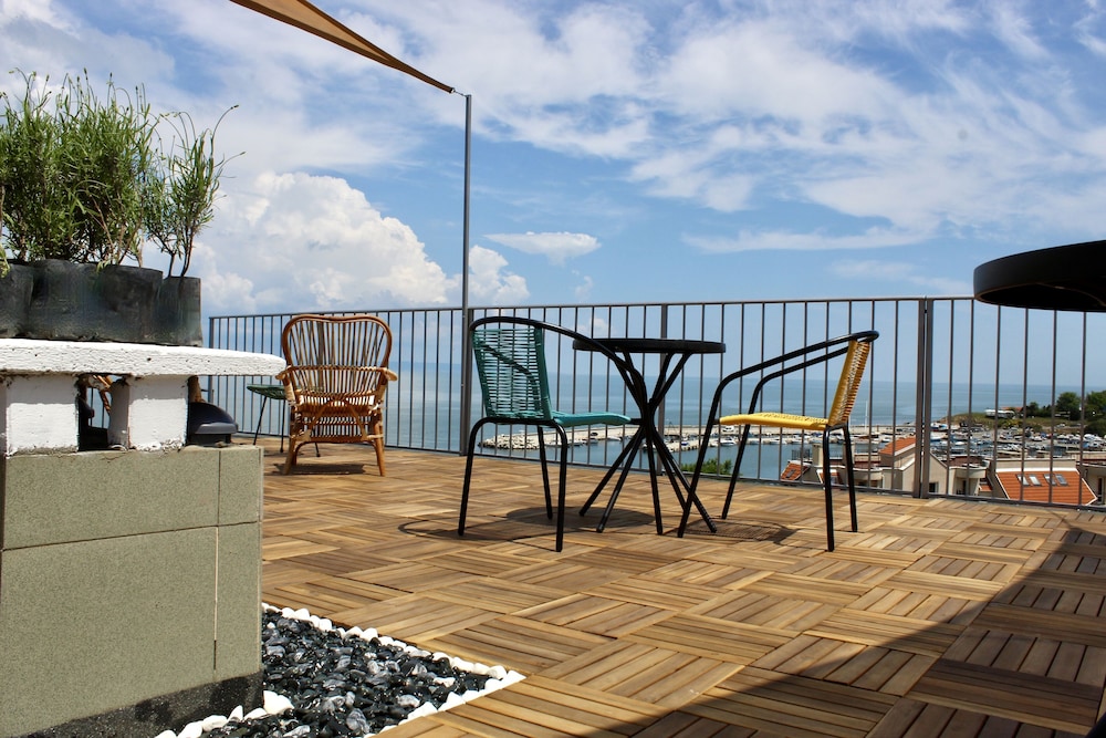 SUNSET ART HOTEL