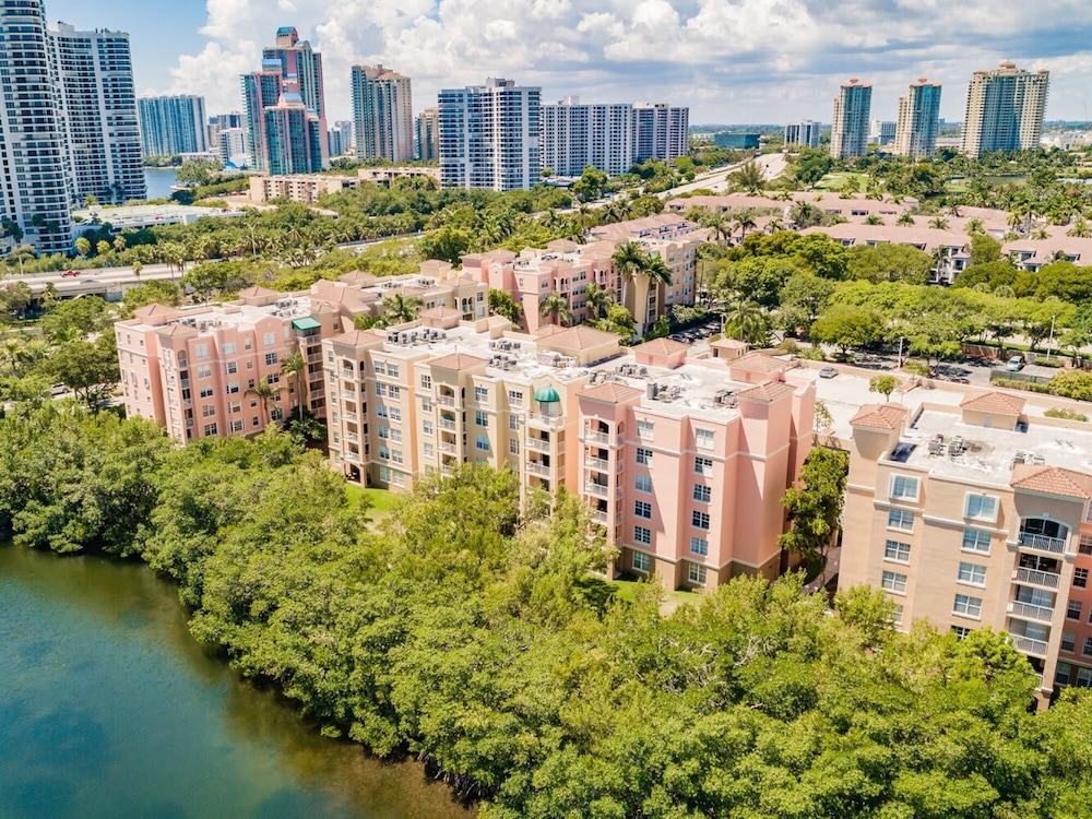 Uhost AI 3BR Condo Stunning Water Views view 2