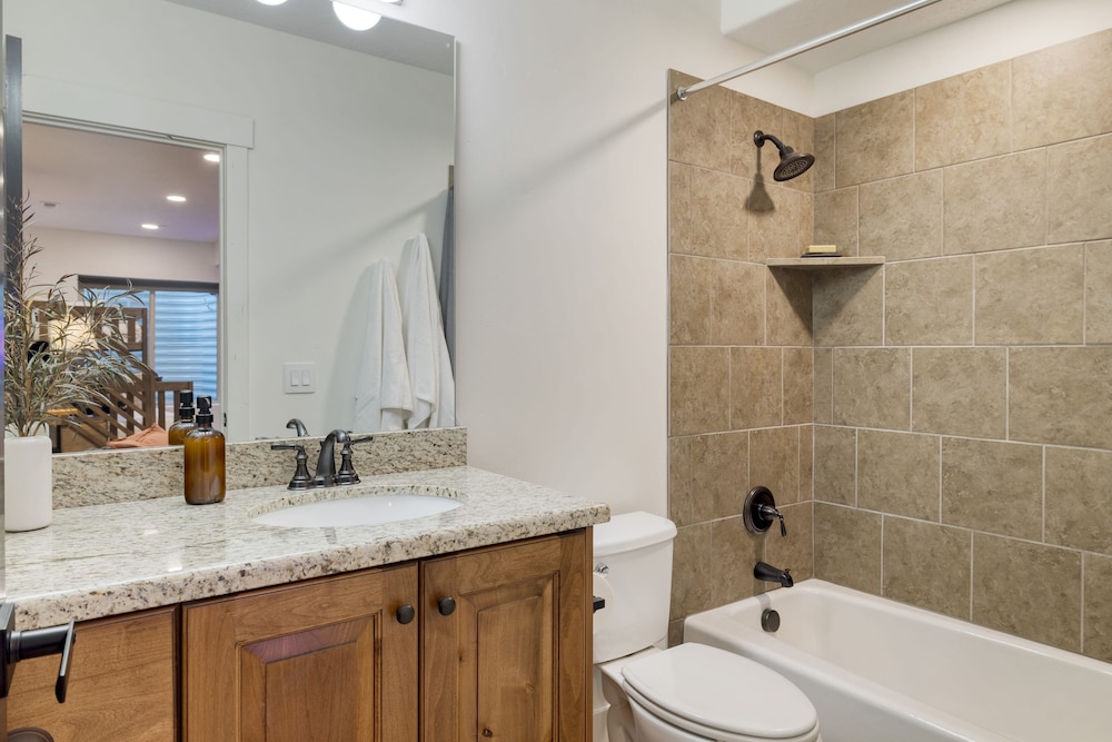 Abigail Drive Year-round Retreat With Hot Tub Near Park City Adventures Skiing