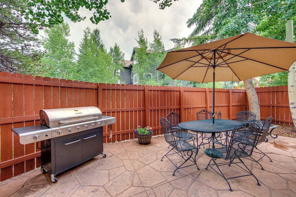 Walk to Ski Shuttle: Dtwn Frisco Gem w/ Fireplace!