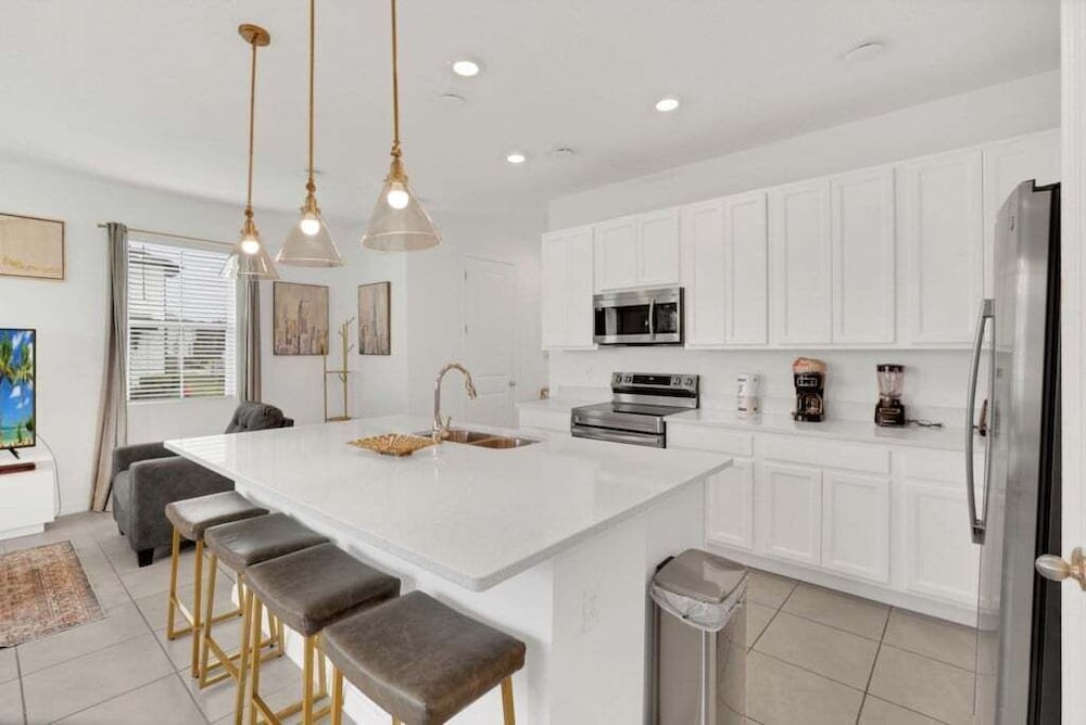 3 Beds 3 Baths Cozy Town Home 3 Bedroom Townhouse