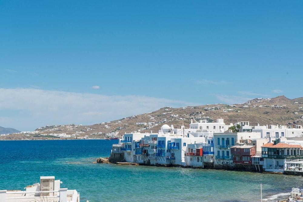 Alana Mykonos