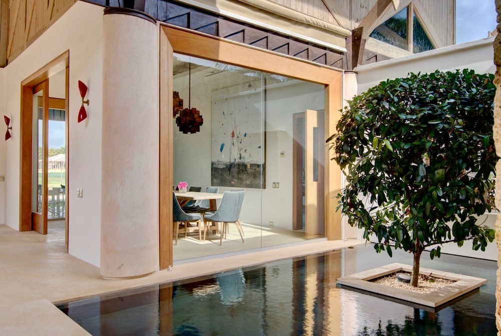 Architect s Estate w Pool Private Chef Butler