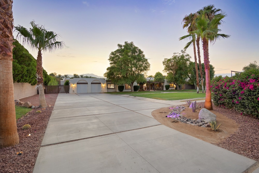 Starlight Estate by Avantstay 20 People Architectual Mansion w Pool Tennis Court Game Room