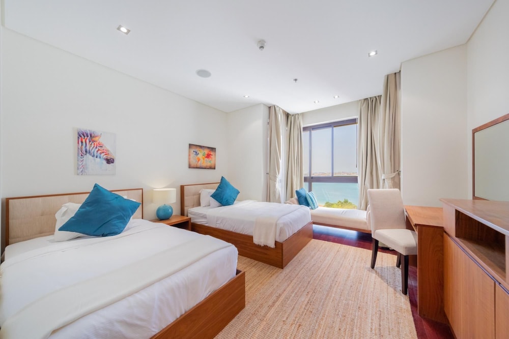 DXB - Anantara - 702 - PJ