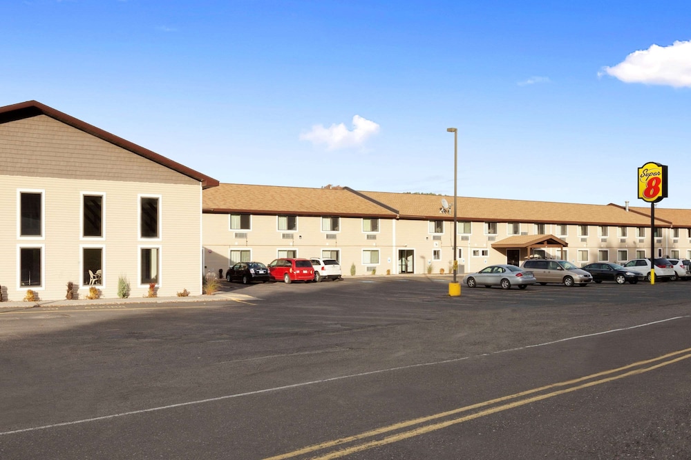 Hotel Super 8 by Wyndham Houghton