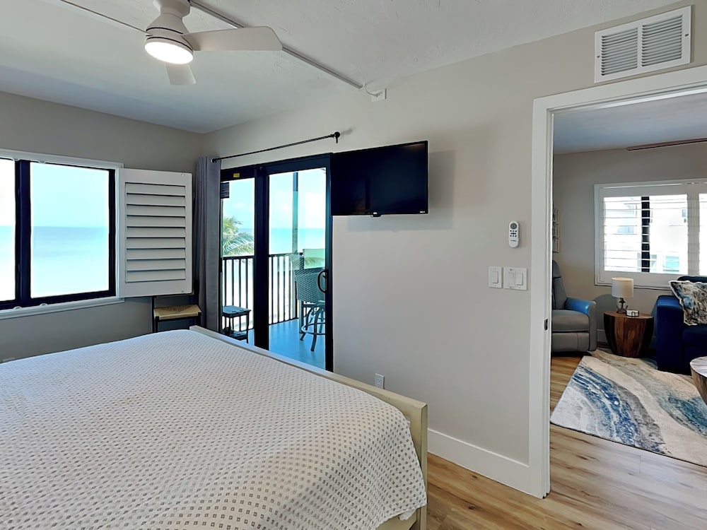 Seaside 3 by Distinctive Beach Rentals