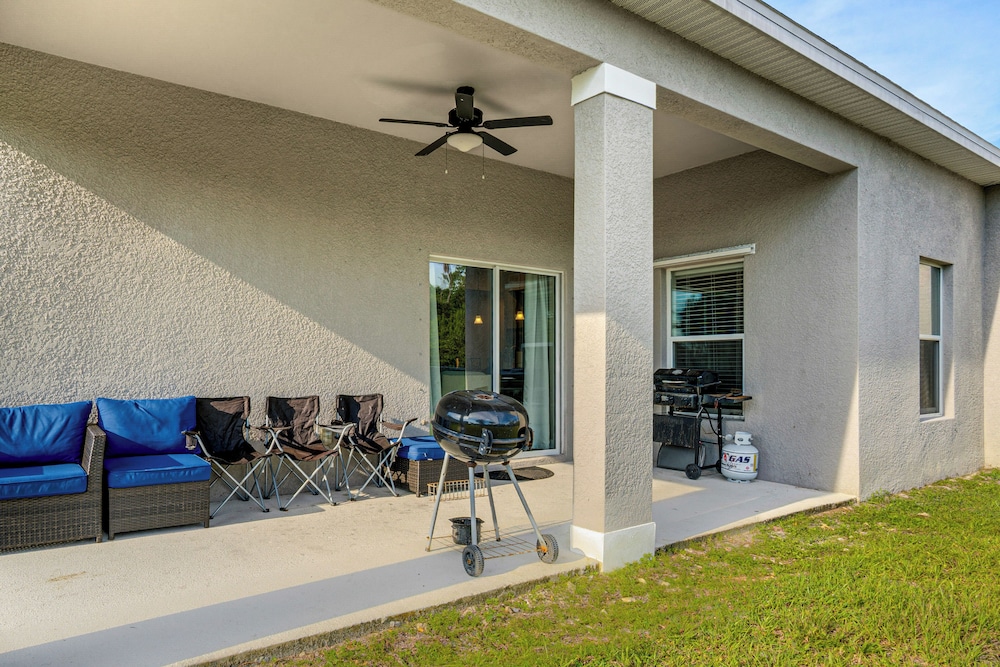 Golf, Shop & Beach-hop: Port Charlotte Gem w/ Yard