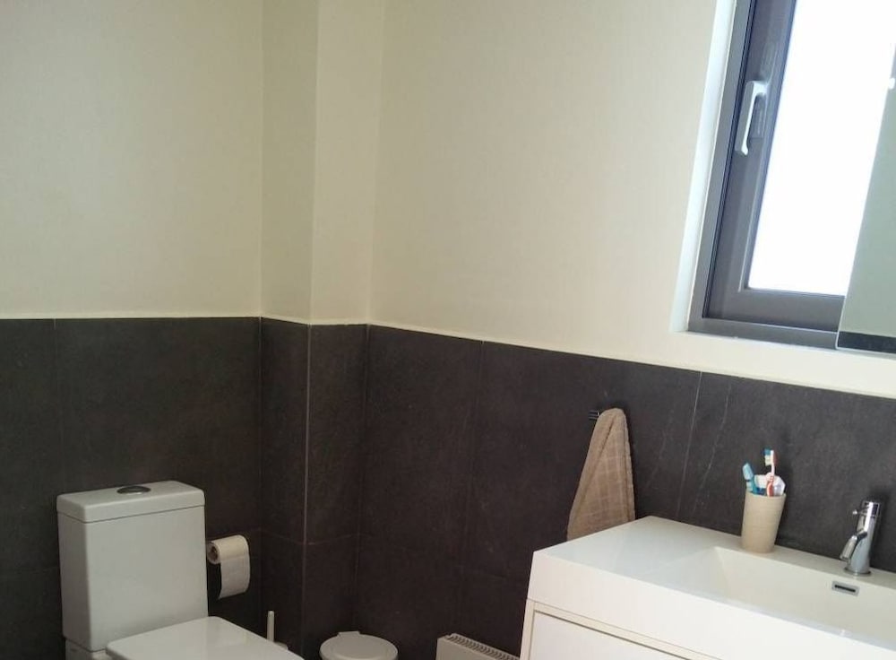 Seafront House photo 2