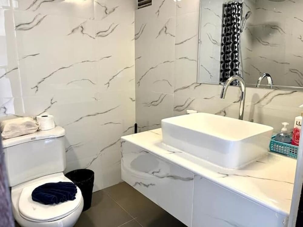5 Star Resort - Patong Beach - 65m²-olympic Size Swimming Pool, Gym, Spa, Tennis