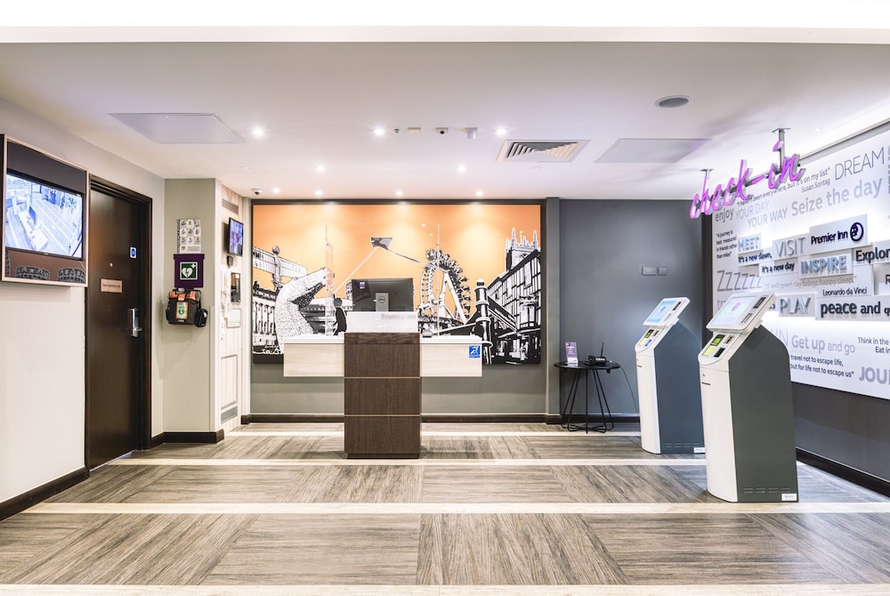 Premier Inn Wokingham Town Centre 5