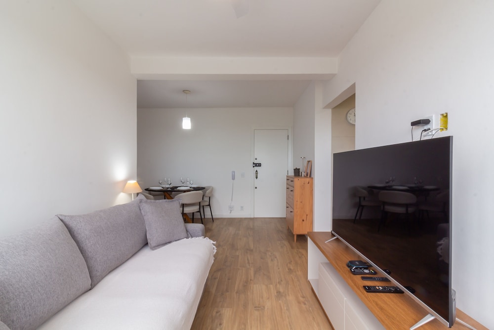 Your Complete Retreat in Barra da Tijuca Av702