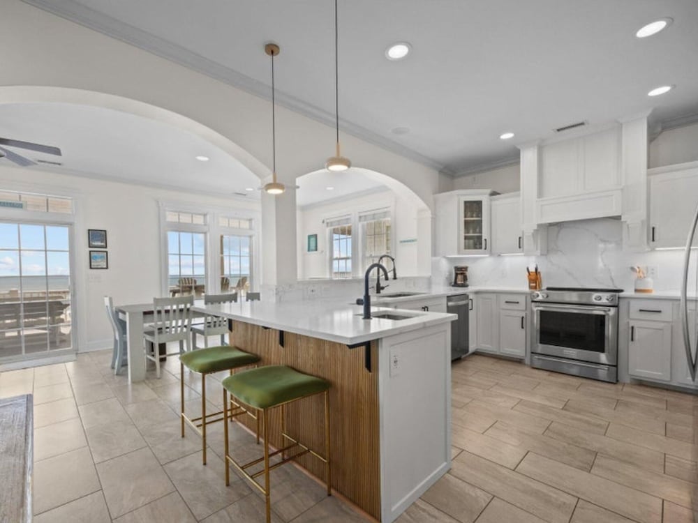 Ocean's Edge by Topsail Realty