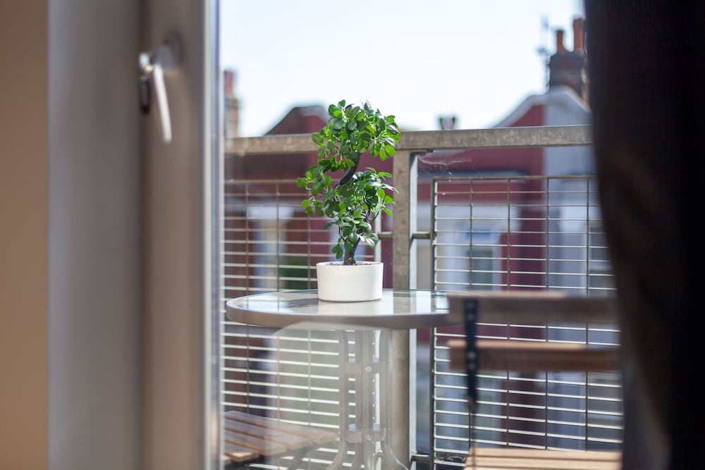 balcony