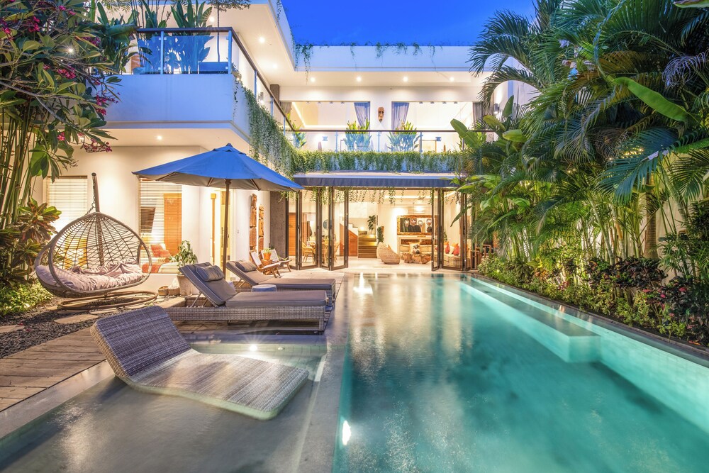 Luxury 4BR Haven, Steps to Canggu's Beach Elegance