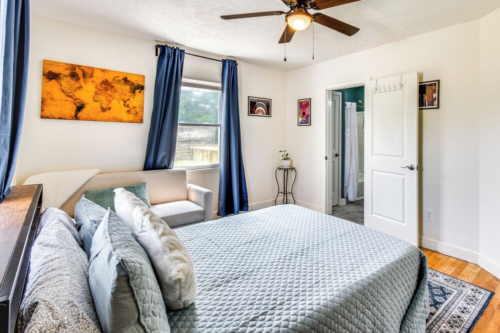4 Mi to Clemson : Pet-friendly Seneca Cottage