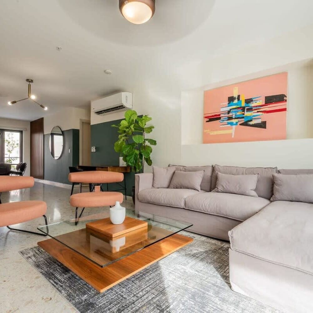 Picturesque 2BR in Casco Antiguo
