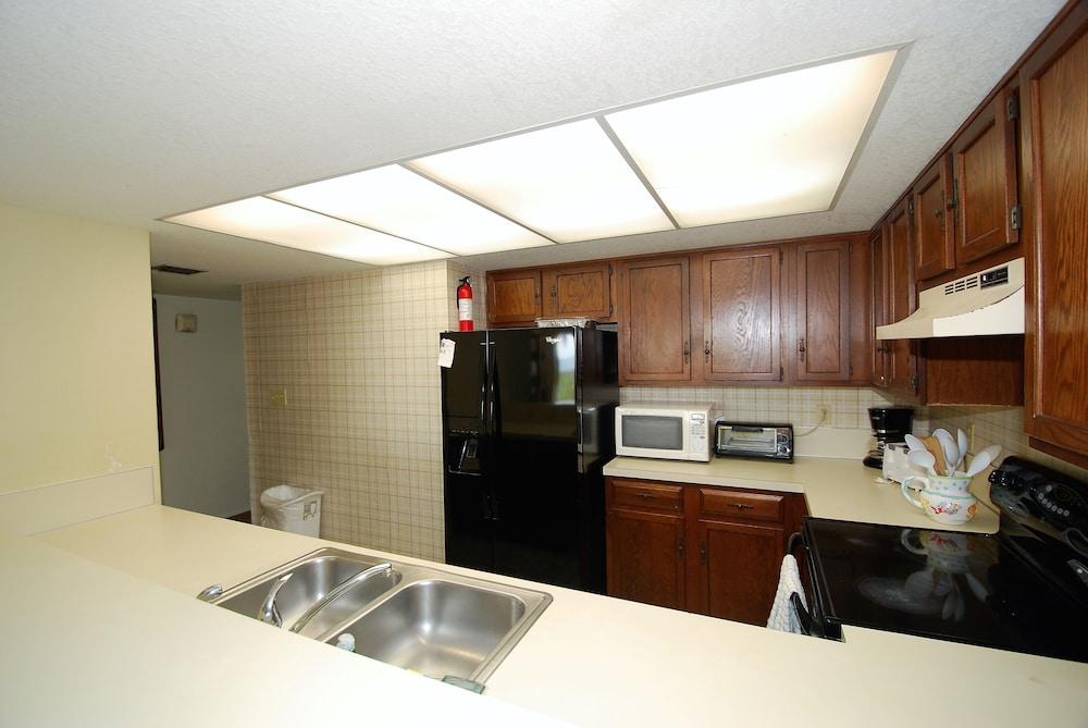 Summit Condo Unit #202 3 Bedroom Condo by RedAwning