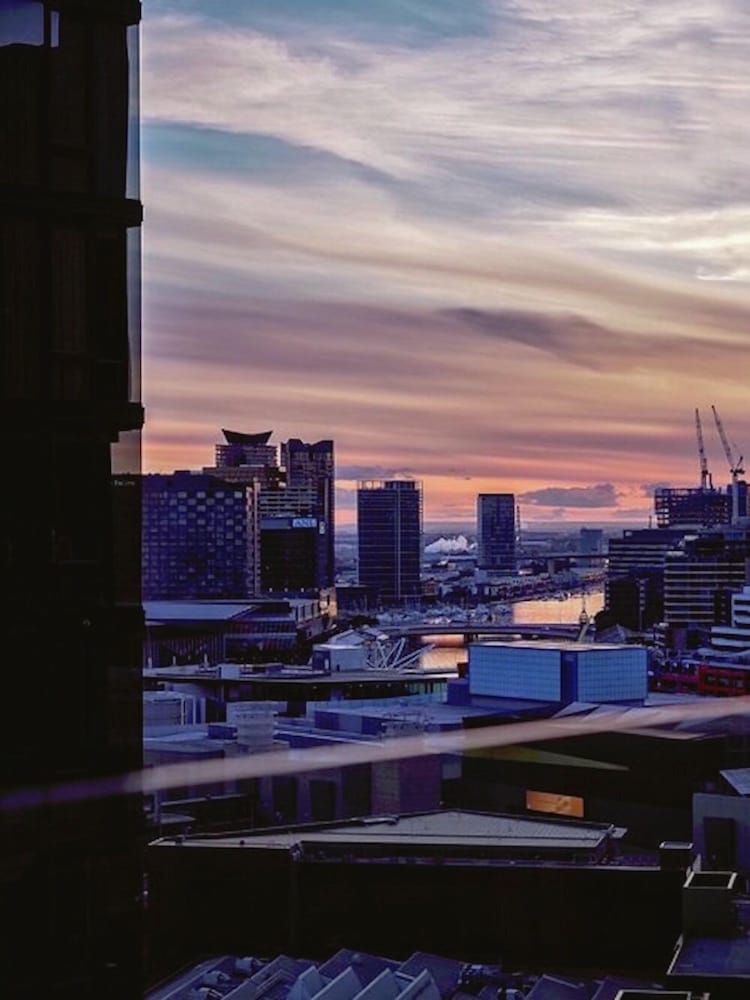 Premier Stays Melbourne